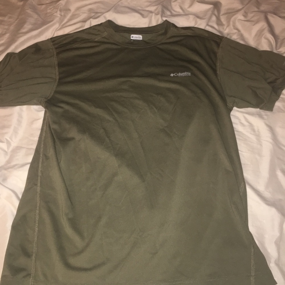 Columbia Titanium Large Sport Shirt